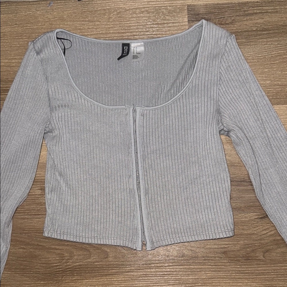H&M Gray Ribbed Crop Blouse with Long Sleeves